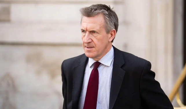 英国首相任命丹·贾维斯出任国防大臣